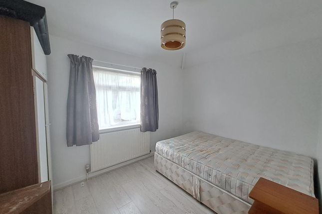 Thumbnail End terrace house to rent in Meadow Close, Enfield
