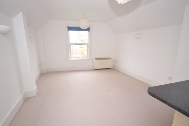 Flat 2, 1, Station Road, Devon photo 2