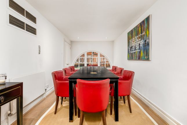 1, Cheyne House Chelsea Embankment, London photo 3
