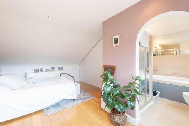 24, Summerlands Avenue, London photo 4