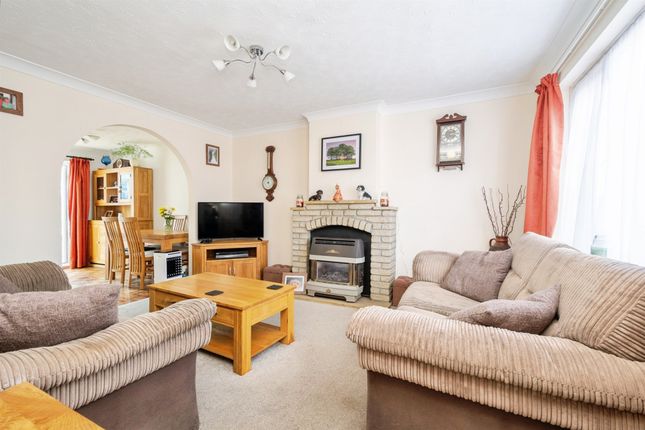 34, Beech Road, CALLINGTON photo 2