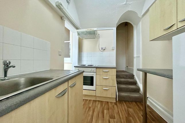 Flat 3, 22, Warwick Road, Worthing photo 5