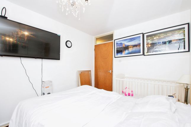 Flat for sale in Erwood Road, Charlton, London