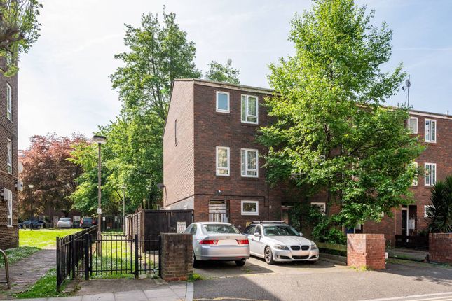 Thumbnail End terrace house for sale in Chicksand Street, Aldgate, London