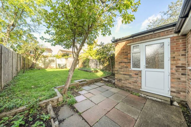 3 Pinchmill Way, Bedford photo 3