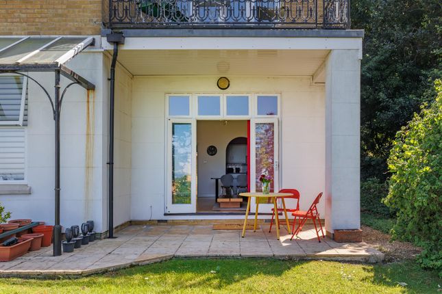 Flat 7, Melcombe House, 53, Queens Road, Cowes photo 4