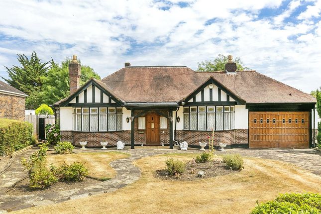 Thumbnail Bungalow for sale in Ringmer Place, London