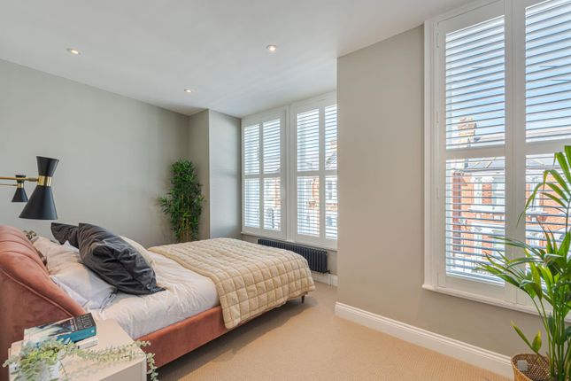 2B, Cathles Road, London photo 3