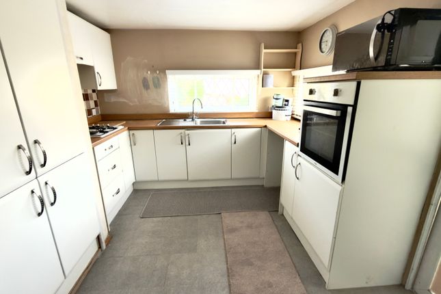 46, Hutton Park, Weston-super-Mare photo 4