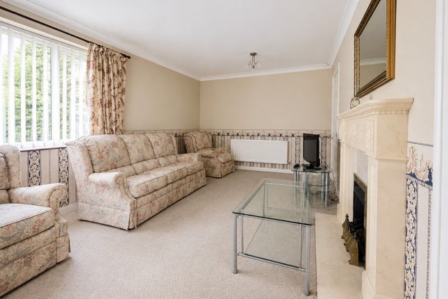 10 Ringwood Close, Northampton photo 3