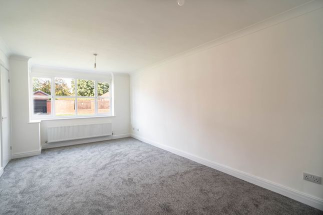 3 Robinswood Drive, Hull photo 4