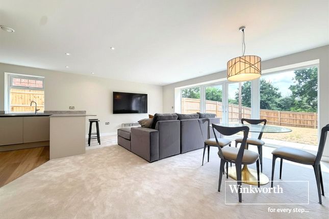 Flat 1, Stour Court, 3, Fairway View Close, Ferndown photo 4