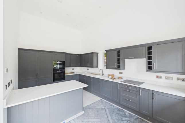 107a, Newtown Road, Warsash photo 2