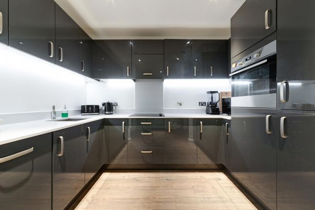 Flat 1 Effra Gardens 1, Heartwell Avenue, London photo 2