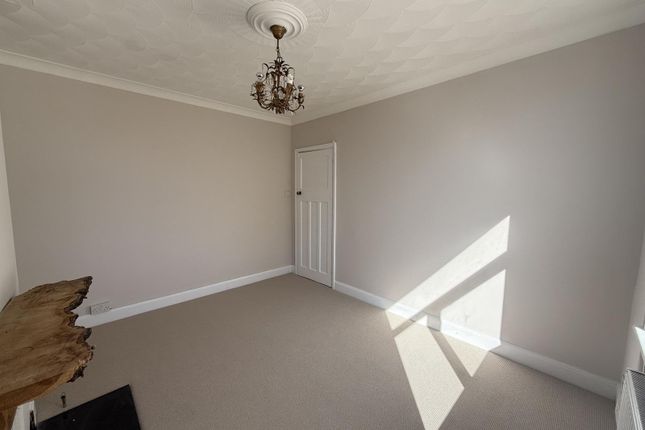 194 Kirkley Run, Lowestoft photo 5