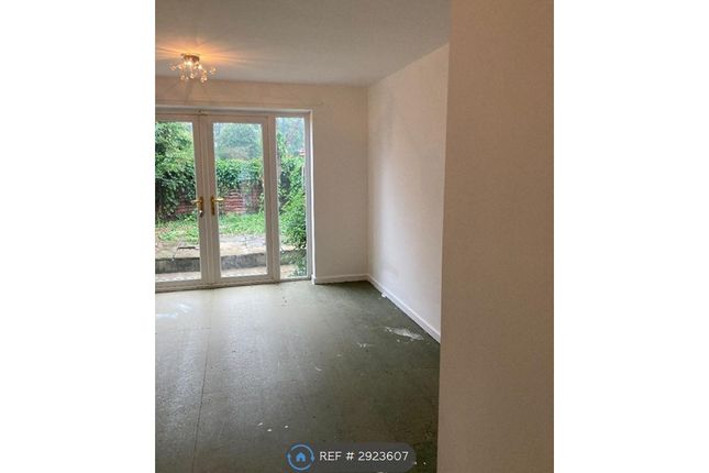 Maybush Road, Wakefield photo 5
