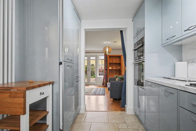 7, Daventry Close, Woodford photo 4