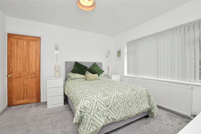 12, Glenroyd Close, West Yorkshire photo 4