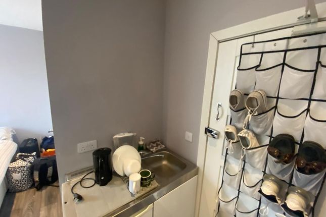 Flat-5, 11, Winchelsea Road, London photo 4