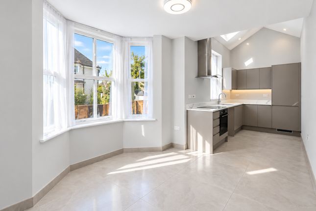 2a, Fotheringham Road, Enfield photo 2