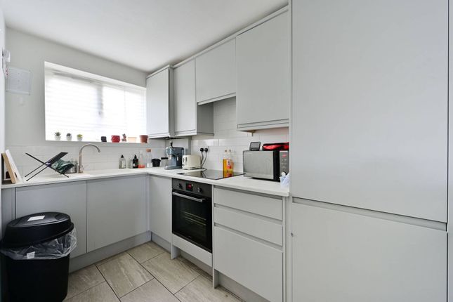 Thumbnail Flat for sale in Radcliffe Square, Putney, London