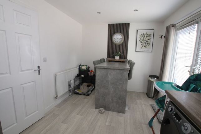 38, Parklands Avenue, Humberston photo 4