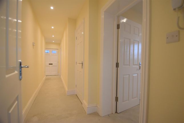 Apartment 1, 2-4 Worcester Road, Pershore photo 2