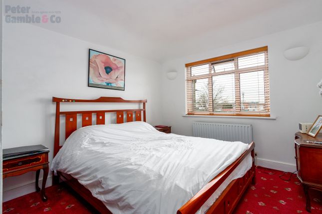 End terrace house for sale in Francis Road, Perivale