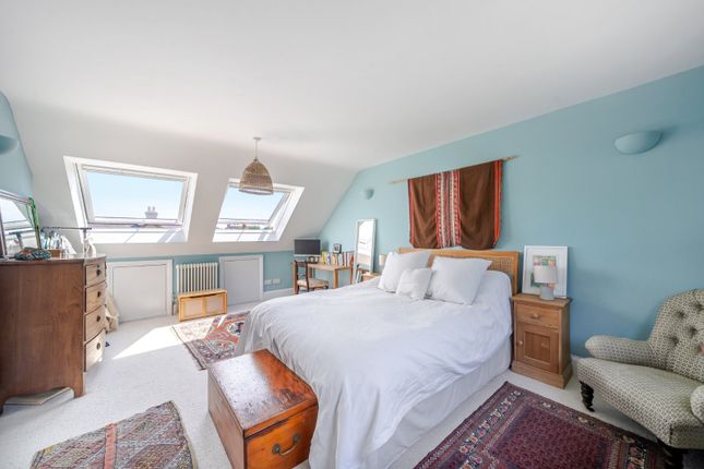 133, Thornlaw Road, London photo 4