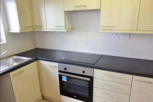 Flat to rent in Ross Road, South Norwood, Croydon