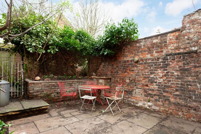 Terraced house for sale in Mount Terrace, York, North Yorkshire