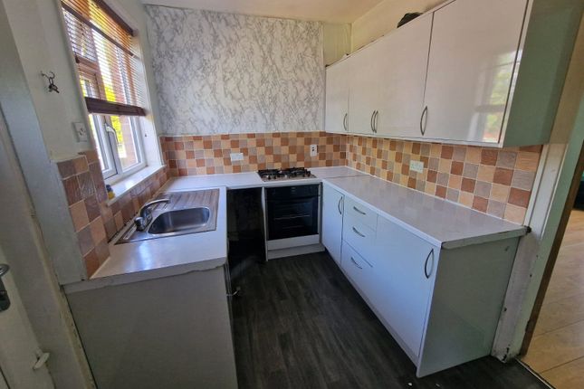 51, Heckmondwike Road, West Yorkshire photo 3