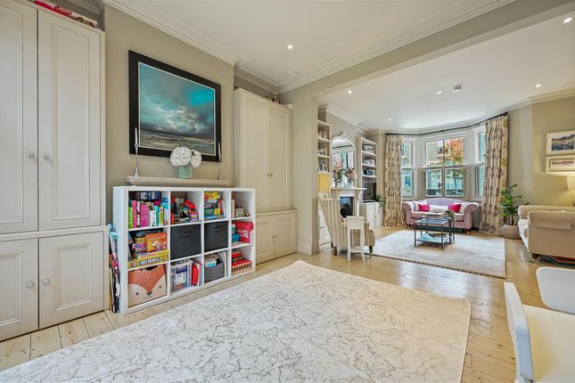 59, Westwick Gardens, London photo 3