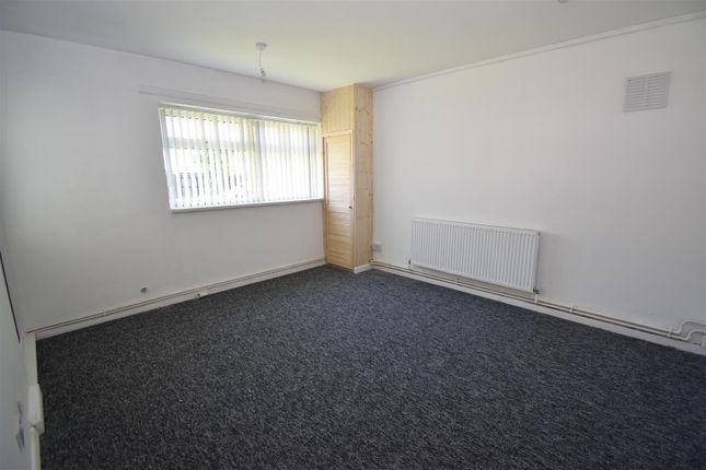 20, Upper Ride, Coventry photo 3