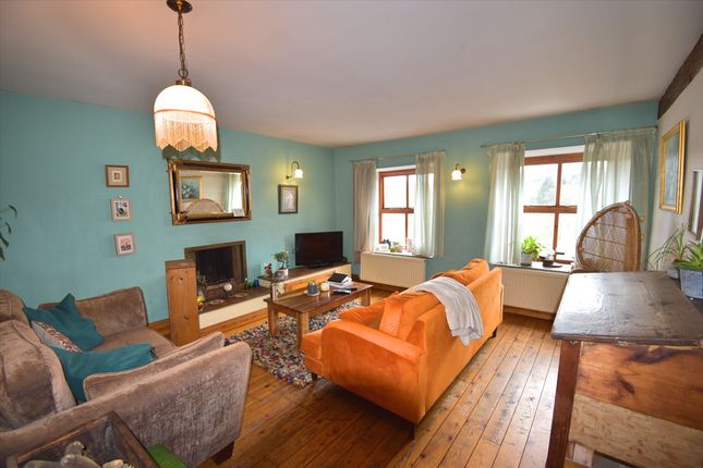 106 Old Road, High Peak photo 3