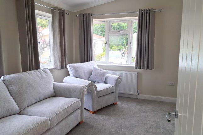 12, Marshmoor Crescent, Hatfield photo 2
