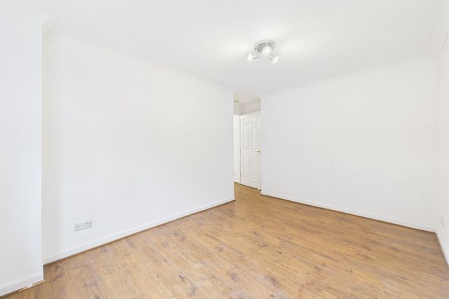 27 Mote Hill, Hamilton photo 3