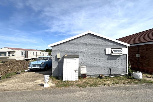 184, Saddlebrooke, Leysdown-On-Sea Sheerness photo 4