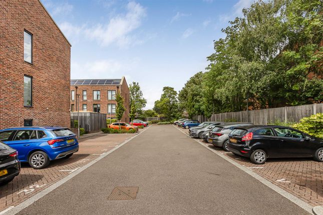 42 Hansell Gardens, Hedley Road, St. Albans photo 4