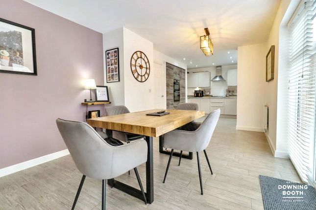 42 Violet Walk, Lichfield photo 2