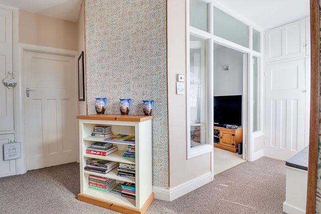 41, Oakengrange Drive, Southend-on-Sea photo 3