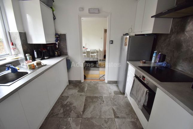 Terraced house to rent in London Road, Reading