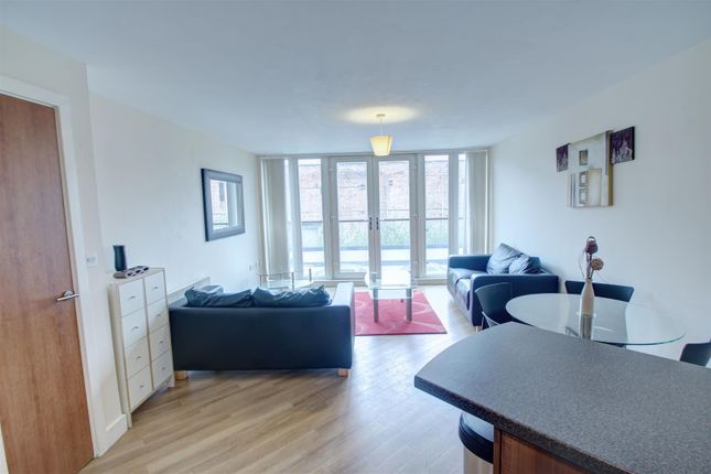 2-bed flat on 30 Colombo Square, Worsdell Drive, Gateshead, £145,000