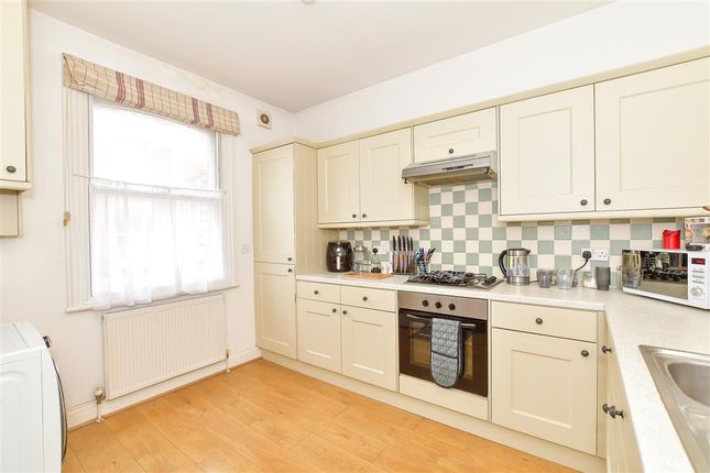 Flat for sale in North Street, Havant, Hampshire
