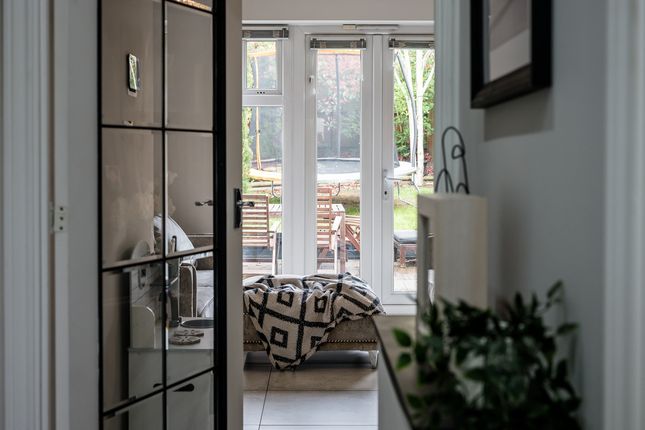3, Locke Green, Northwich photo 2