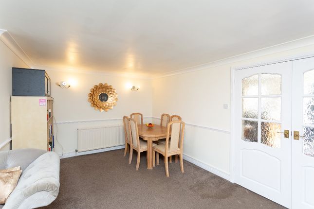 Terraced house for sale in Risedale Hill, Hemel Hempstead, Hertfordshire