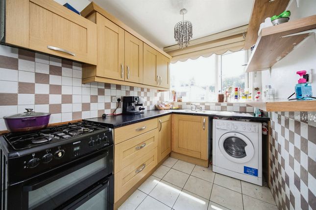 Semi-detached house for sale in Bloomfield Avenue, Luton