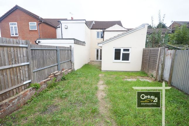 Terraced house to rent in |Ref: R152909|, Southcliff Road, Southampton