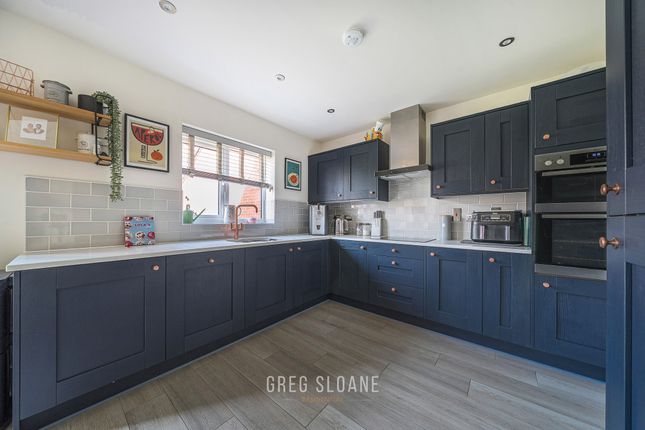 261 Holland Drive, Shrewsbury photo 4