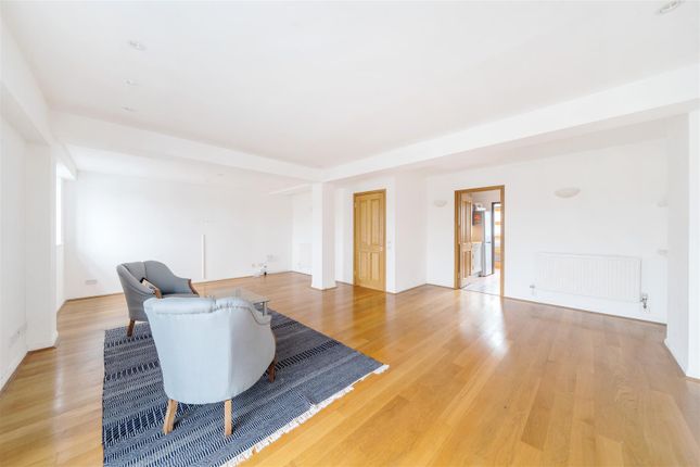 Flat for sale in Rope Street, London